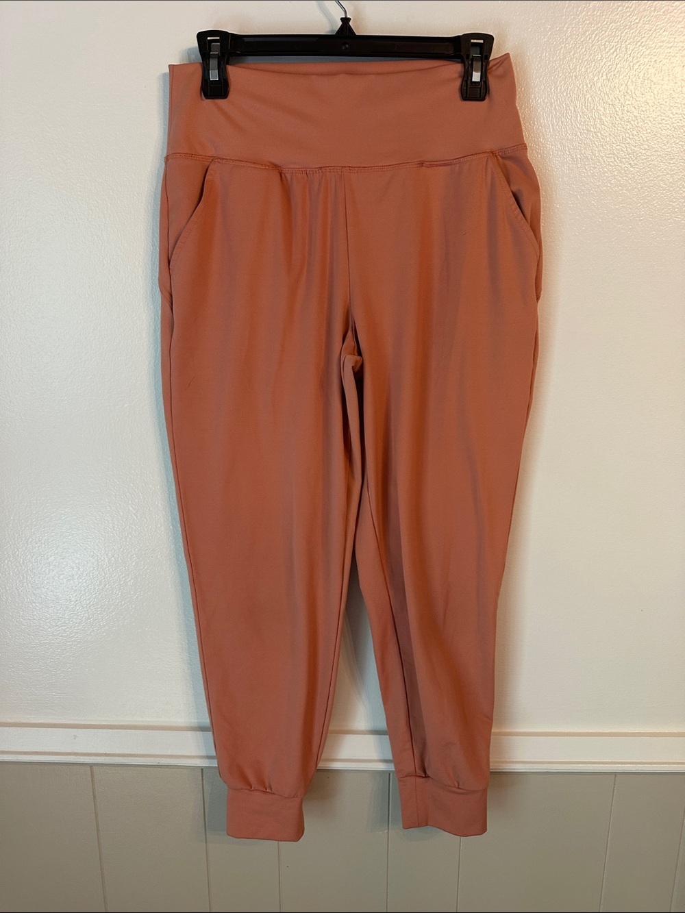 Rewash Women's  Active Knit Jogger Pants in Terracotta Size Medium